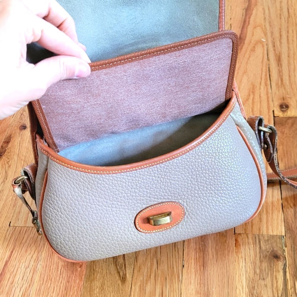 Vintage Dooney & Bourke Pebble Leather Over Under Taupe Crossbody Bag - Picture 15 of 16